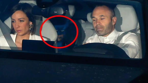 Was Batman in the backseat of Andres Iniesta's car!