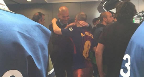 Zidane waited five minutes for Iniesta to give him a farewell hug