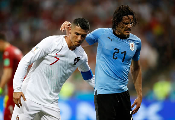 Uruguay's Edinson Cavani likely out of World Cup quarterfinal vs. France