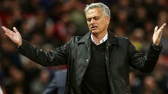 Manchester United's senior players 'angry and frustrated' with Jose Mourinho - sources