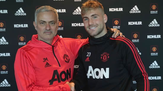 Luke Shaw signs new long-term contract at Manchester United