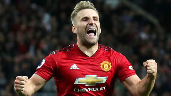 Luke Shaw signs new long-term contract at Manchester United