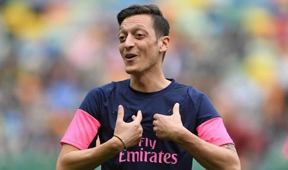 Arsenal ace Mesut Ozil DROPPED by Unai Emery for Liverpool clash - star has not travelled