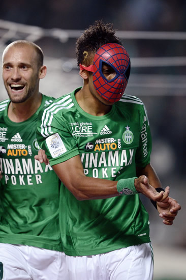 Aubameyang to reveal new alter-ego with superhero mask celebration against Rennes