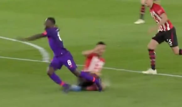 Liverpool fans FURIOUS as referee denies Naby Keita penalty vs Southampton