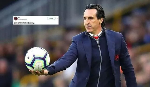 Arsenal fans demand Unai Emery sells ONE player after Wolves horror show - 'Useless'
