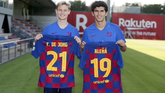 De Jong to wear Luis Enrique's No.21 and Alena will take Messi's No.19