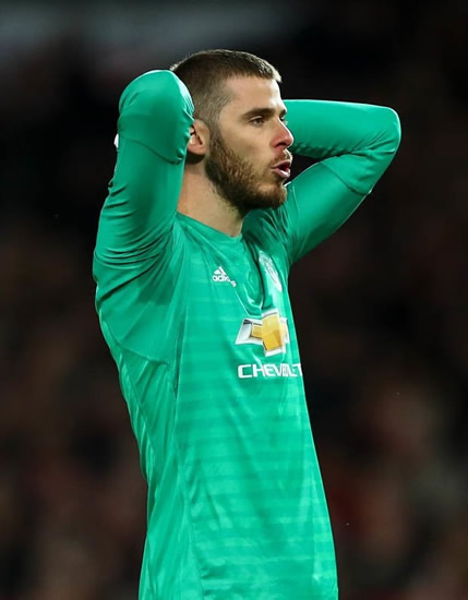David De Gea to become world's richest goalkeeper by penning five-year Man Utd contract