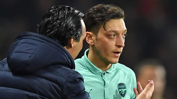 Arsenal decided as a whole to drop Ozil - Emery