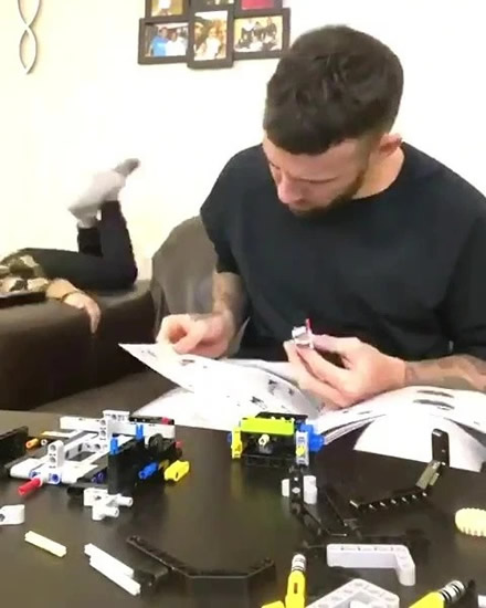 Man City star Otamendi spends days in quarantine making Lego model of Bugatti Chiron and amazing time lapse video