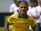 Neymar showed 2013 Brazil new kit in Rio