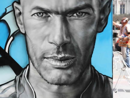 Street art of famous footballers decorates Paris