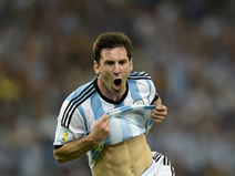 Magic moment from Messi at Maracana