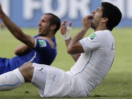 WORLD CUP - Italy 0 : 1 Uruguay