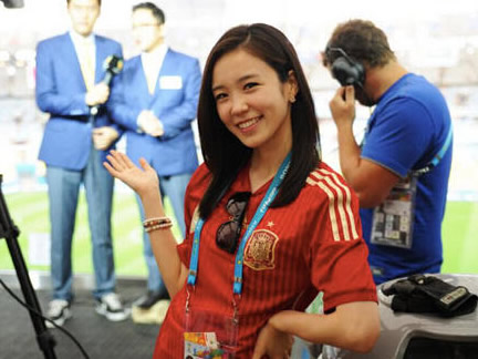 Korean World Cup journalist is the new Internet darling